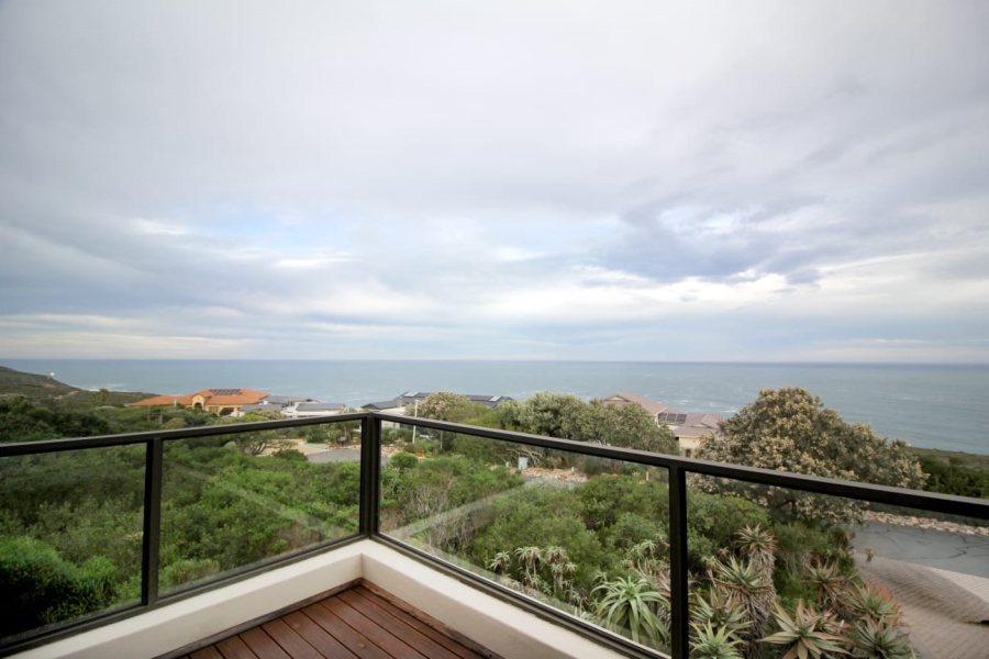 5 Bedroom Property for Sale in Village On Sea Western Cape